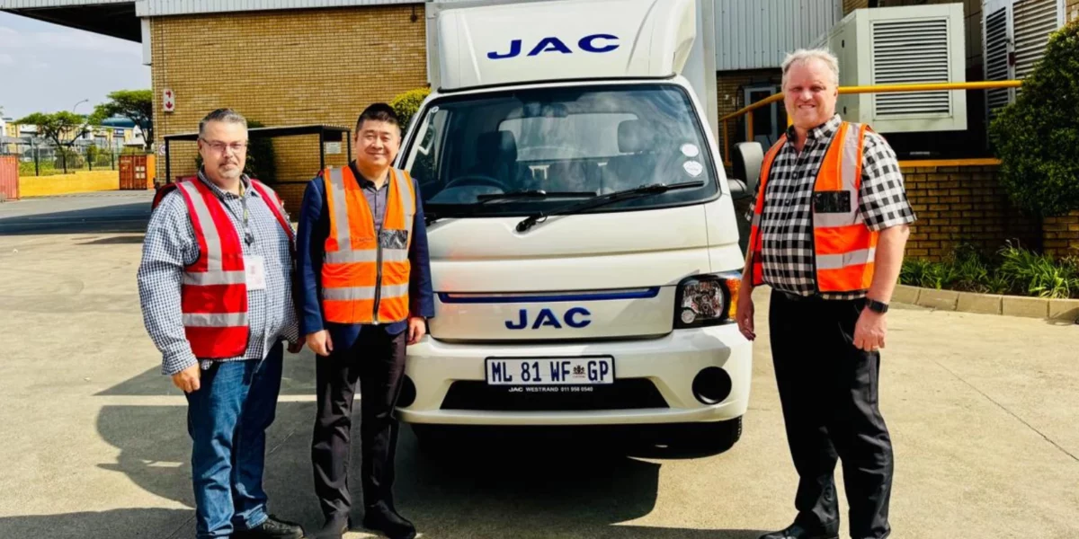Top JAC Motors Delegation Celebrates 8-Year Local Trading Milestone