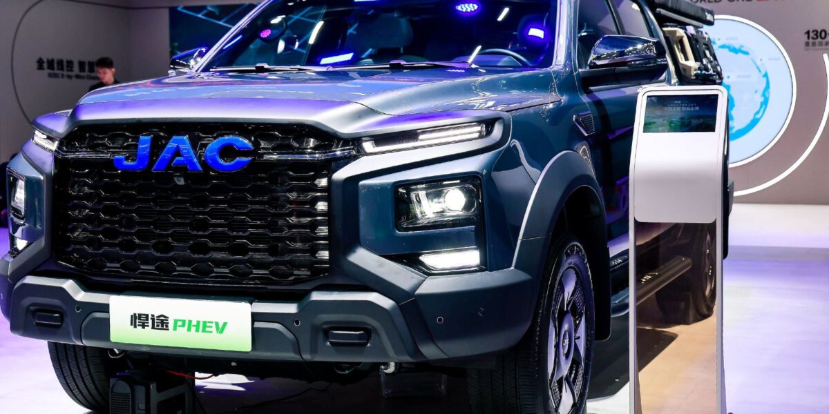 JAC Smart and Electric Vehicles Shine at 2025 Guangzhou Auto Show